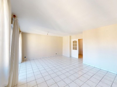 APPARTEMENT T3 - ROCHE LA MOLIERE - 83.24 m2 - VENDU