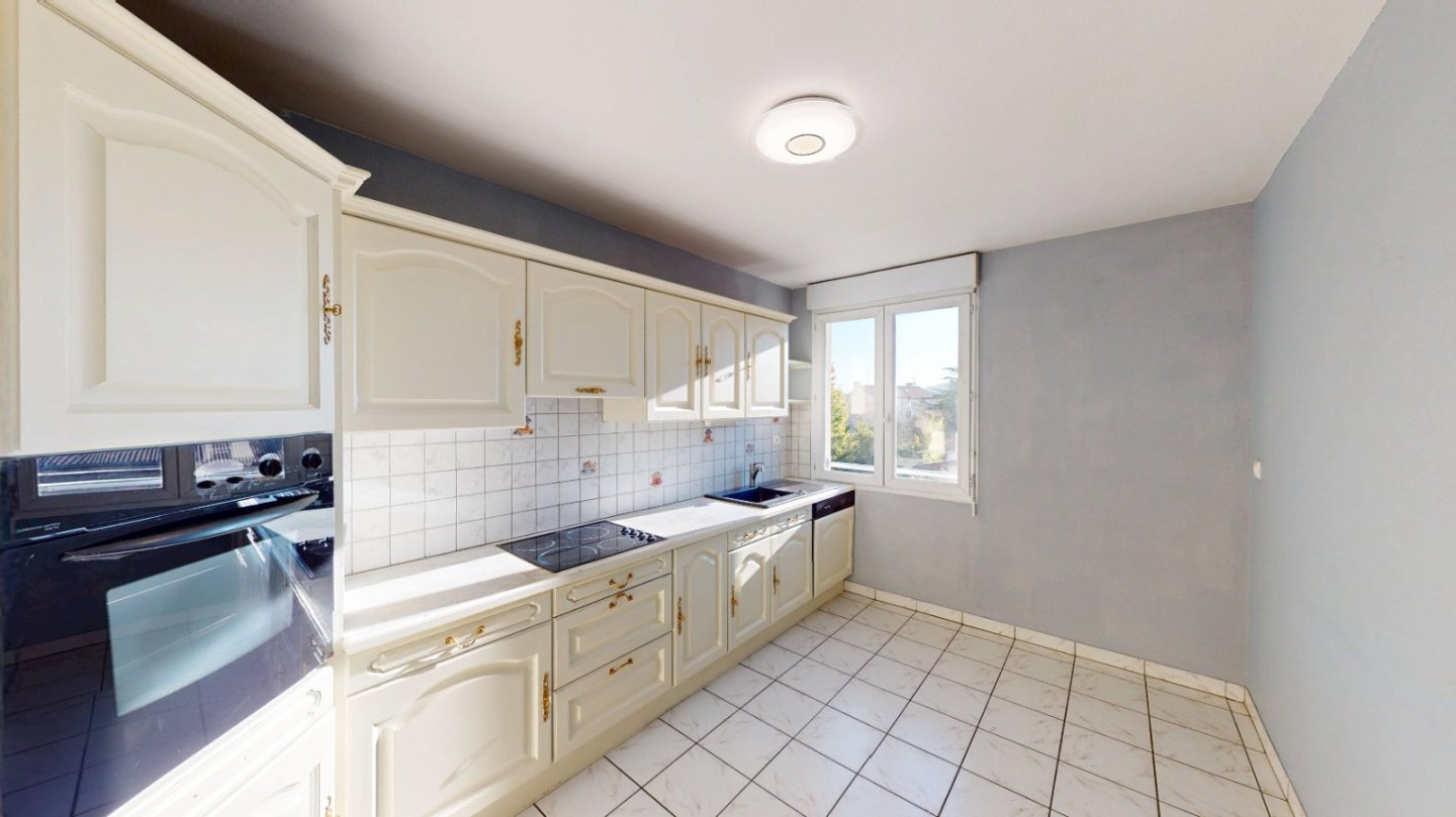 APPARTEMENT T3 - ROCHE LA MOLIERE - 83.24 m2 - VENDU