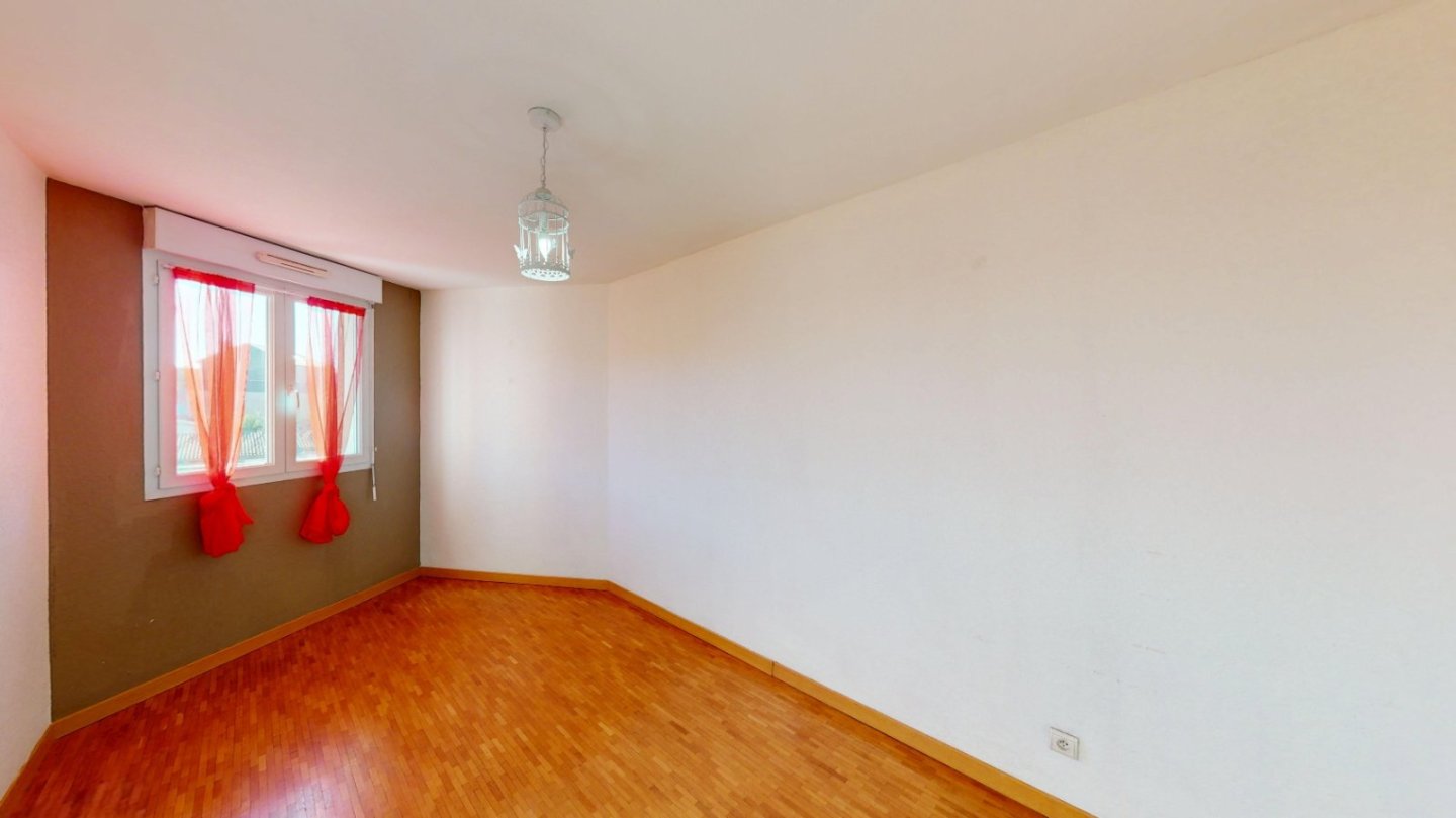 APPARTEMENT T3 - ROCHE LA MOLIERE - 83.24 m2 - VENDU