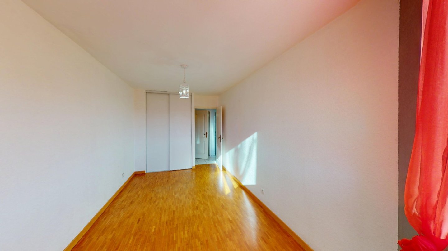 APPARTEMENT T3 - ROCHE LA MOLIERE - 83.24 m2 - VENDU