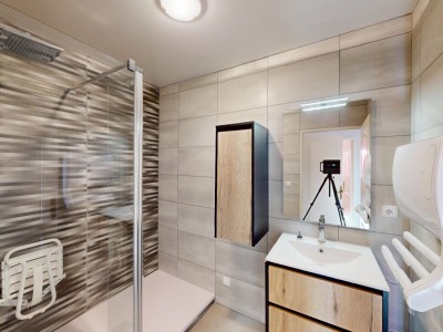 APPARTEMENT T3 - ROCHE LA MOLIERE - 83.24 m2 - VENDU