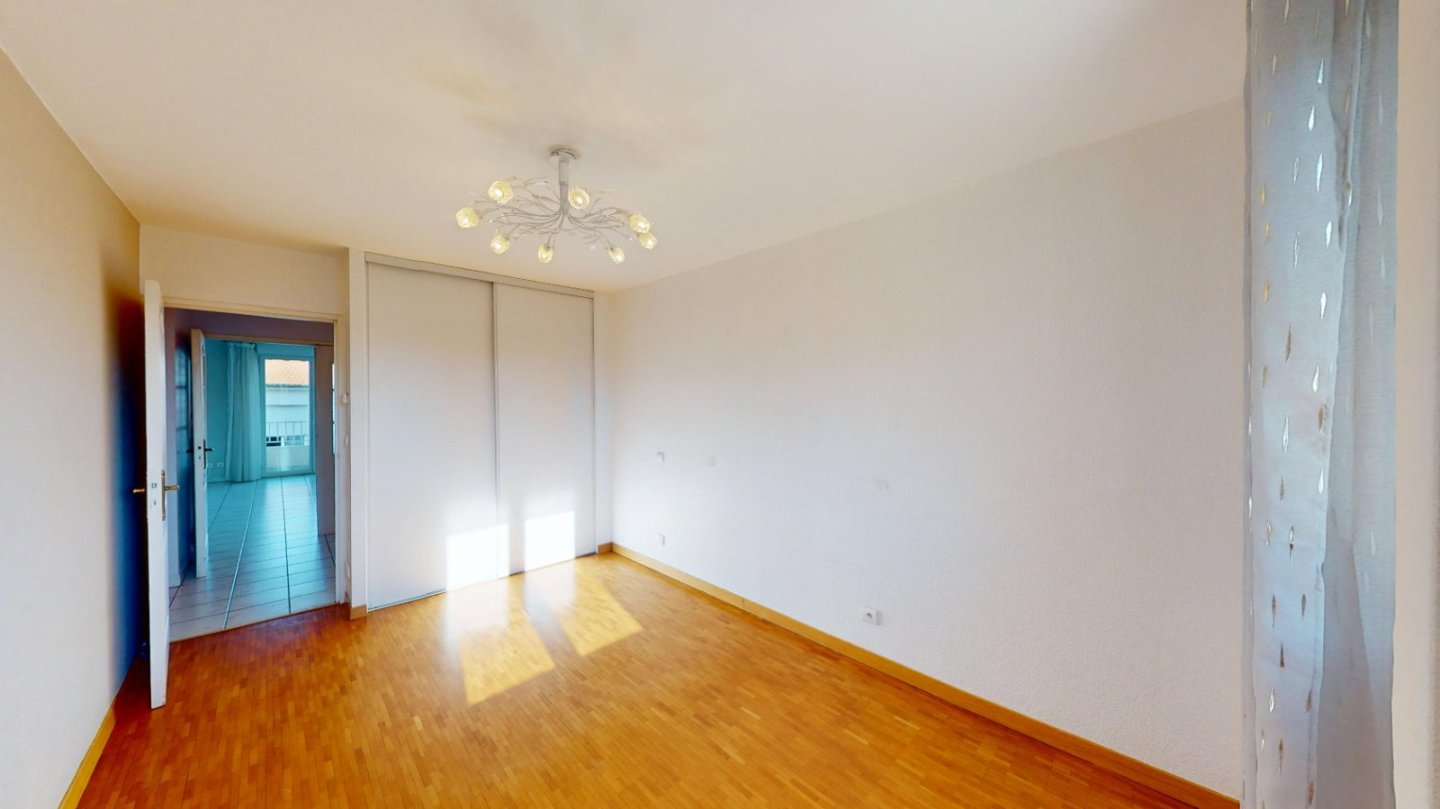 APPARTEMENT T3 - ROCHE LA MOLIERE - 83.24 m2 - VENDU