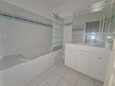 APPARTEMENT T3 A VENDRE - ST ETIENNE BADOUILLERE - 67.33 m2 - 136 000 €