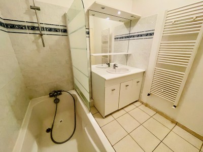 APPARTEMENT T3 A VENDRE - ST ETIENNE BADOUILLERE - 67.33 m2 - 136 000 €