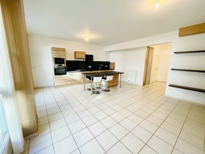 APPARTEMENT T3 A VENDRE - ST ETIENNE BADOUILLERE - 67.33 m2 - 136 000 €