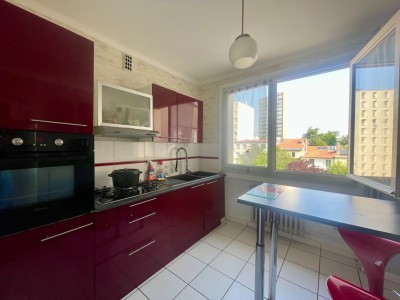 Appartement type 3 avec balcon secteur Bellevue A VENDRE - ST ETIENNE BELLEVUE - 68.49 m2 - 70000€