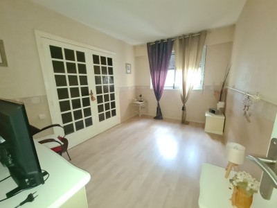 Appartement T3 avec balcons et garage - ST ETIENNE BERGSON - 81.23 m2 - 118000€