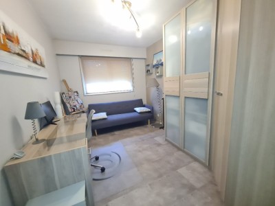 Appartement T3 avec balcons et garage - ST ETIENNE BERGSON - 81.23 m2 - 118000€