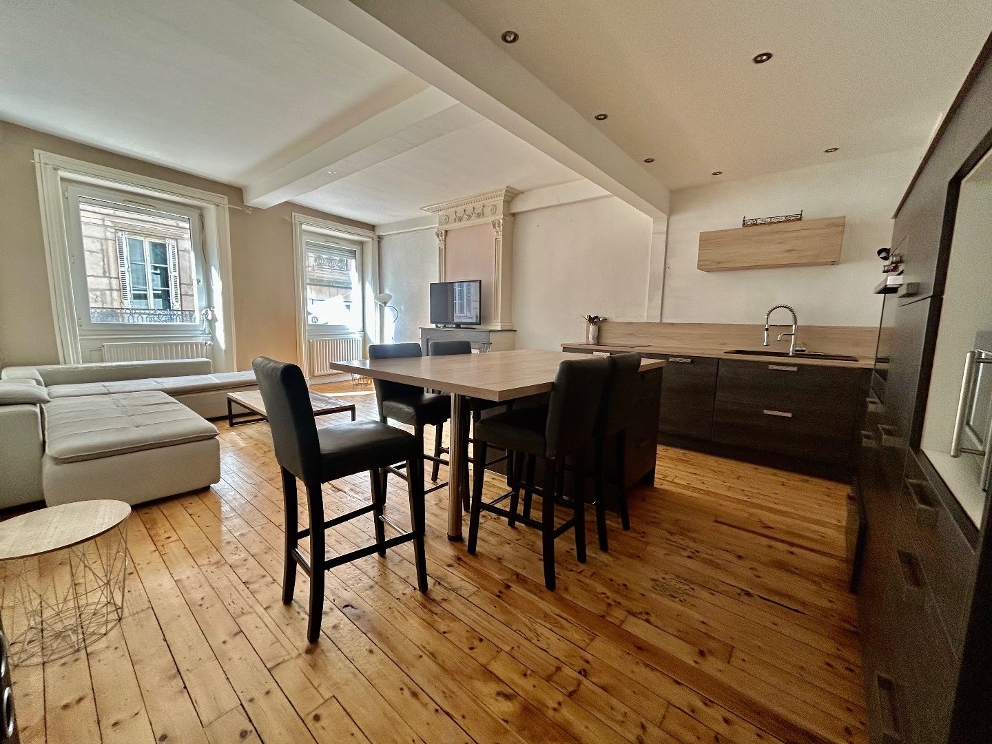 APPARTEMENT T3 - ST ETIENNE CENTRE VILLE - 73.75 m2 - 99 000 &euro;