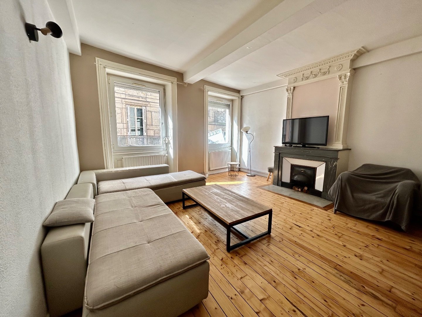 APPARTEMENT T3 - ST ETIENNE CENTRE VILLE - 73.75 m2 - 99 000 &euro;
