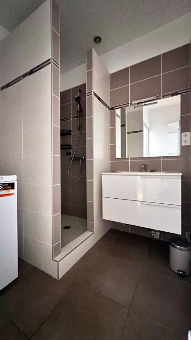 F3 centre ville  66 m2 plus terrasse - ST ETIENNE Centre ville - 65.97 m2 - VENDU