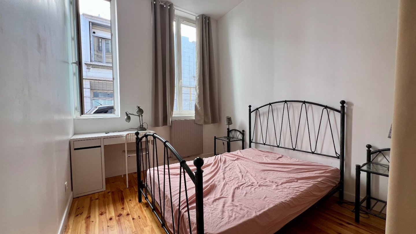 F3 centre ville  66 m2 plus terrasse - ST ETIENNE Centre ville - 65.97 m2 - VENDU