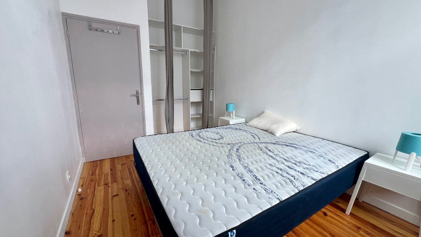 F3 centre ville  66 m2 plus terrasse - ST ETIENNE Centre ville - 65.97 m2 - VENDU