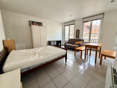 2 studios dans un seul lot de 62,82 m2 habitable A VENDRE - ST ETIENNE CENTRE VILLE - 62.82 m2 - 100 000 €