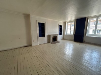 APPARTEMENT T3 A VENDRE - ST ETIENNE CENTRE VILLE - 100 m2 - 75 000 €