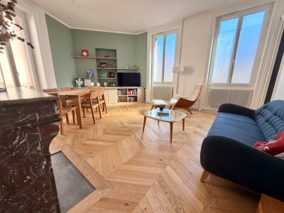 Magnifique F3 dernière étage 88 m2 hyper centre A VENDRE - ST ETIENNE CENTRE VILLE - 87.67 m2 - 138 000 &euro;