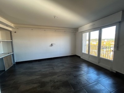 APPARTEMENT T3 A VENDRE - ST ETIENNE CHATEAUCREUX - 64 m2 - 105 000 €