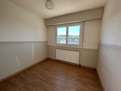 APPARTEMENT T3 A VENDRE - ST ETIENNE CHATEAUCREUX - 64 m2 - 105 000 €