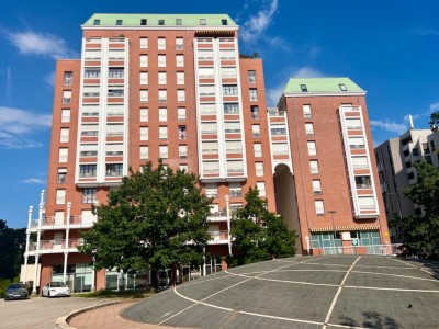 F3 de 70 m2 avec balcon terrasse de 22 m2 - ST ETIENNE FACULTE   CENTRE DEUX - 70 m2 - 138000€