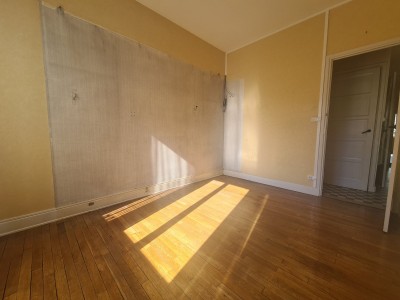 APPARTEMENT T3 A VENDRE - ST ETIENNE FACULTE   CENTRE DEUX - 70.62 m2 - 55000€