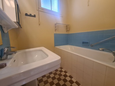 APPARTEMENT T3 A VENDRE - ST ETIENNE FACULTE   CENTRE DEUX - 70.62 m2 - 55000€