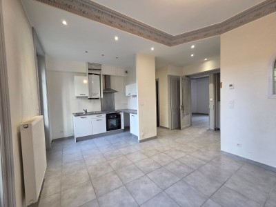 APPARTEMENT T3 A VENDRE - ST ETIENNE FACULTE   CENTRE DEUX - 53.92 m2 - 79�000�&euro;