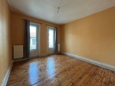 APPARTEMENT T3 A VENDRE - ST ETIENNE FACULTE   CENTRE DEUX - 82 m2 - 89 000 &euro;