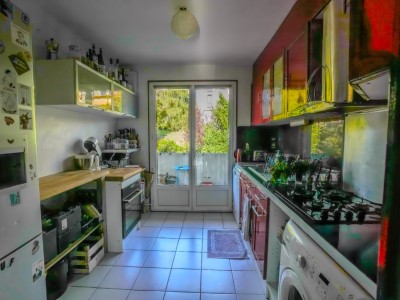 APPARTEMENT T3 A VENDRE - ST ETIENNE FACULTE   CENTRE DEUX - 81.6 m2 - 95 000 &euro;