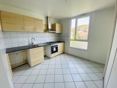 APPARTEMENT T3 - ST ETIENNE FAURIEL - 69.37 m2 - 126000€