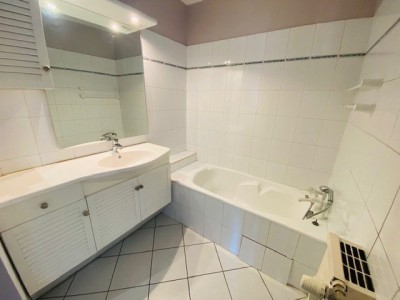 APPARTEMENT T3 - ST ETIENNE FAURIEL - 69.37 m2 - 126000€