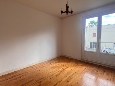 APPARTEMENT T3 A VENDRE - ST ETIENNE FAURIEL - 64 m2 - 75 000 &euro;
