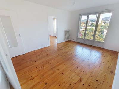 APPARTEMENT T3 A VENDRE - ST ETIENNE FAURIEL - 63 m2 - 87 000 €