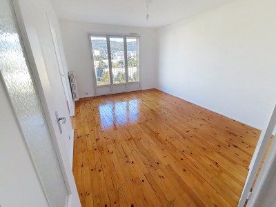 APPARTEMENT T3 A VENDRE - ST ETIENNE FAURIEL - 63 m2 - 87 000 €