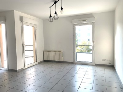 APPARTEMENT T3 A VENDRE - ST ETIENNE FAURIEL - 63.63 m2 - 140 000 &euro;