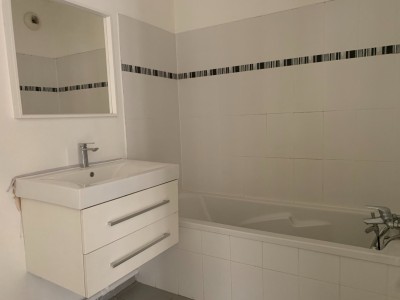 APPARTEMENT T3 A VENDRE - ST ETIENNE FAURIEL - 63.63 m2 - 140 000 &euro;