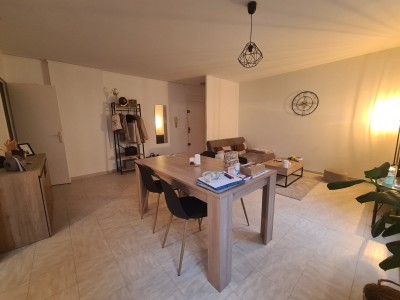 APPARTEMENT T3 A VENDRE - ST ETIENNE JACQUARD - 76.32 m2 - 83 000 €