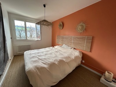 APPARTEMENT T3 A VENDRE - ST ETIENNE MONTPLAISIR - 70 m2 - 105 000 &euro;