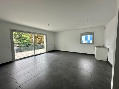 APPARTEMENT T3 A VENDRE - ST ETIENNE SOLAURE - 75.8 m2 - 175000€