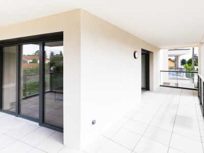 APPARTEMENT T3 - VEAUCHE - 75.1 m2 - 239000€