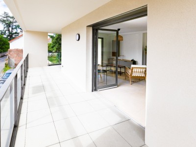 APPARTEMENT T3 - VEAUCHE - 75.1 m2 - 239000€