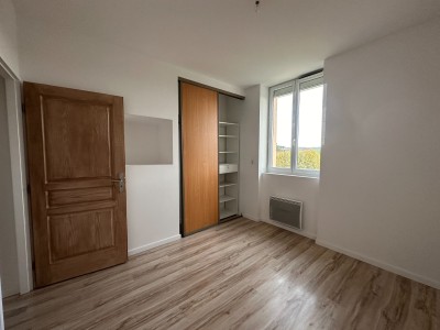 APPARTEMENT T3 A VENDRE - VEAUCHE - 75 m2 - 179000€