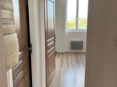APPARTEMENT T3 A VENDRE - VEAUCHE - 75 m2 - 179000€