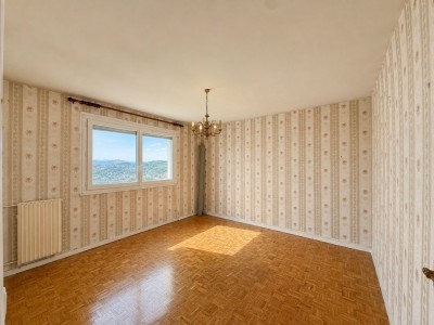 APPARTEMENT T3 A VENDRE - VILLARS - 84.85 m2 - 75 000 €