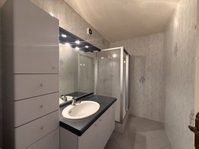 APPARTEMENT T3 A VENDRE - VILLARS - 84.85 m2 - 75 000 €