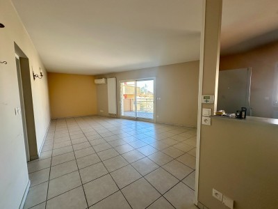 4 pièces avec Terrasse et Garage A LOUER - ANDREZIEUX BOUTHEON Place du Forez - 92.67 m2 - 990 € charges comprises par mois