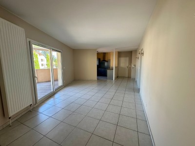 4 pièces avec Terrasse et Garage A LOUER - ANDREZIEUX BOUTHEON Place du Forez - 92.67 m2 - 990 € charges comprises par mois