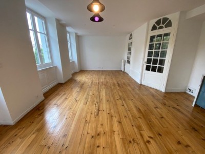4 pices - ST ETIENNE BADOUILLERE - 92.9 m2 - LOUÉ
