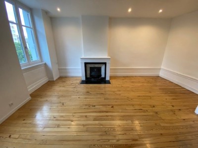 4 pices - ST ETIENNE BADOUILLERE - 92.9 m2 - LOUÉ