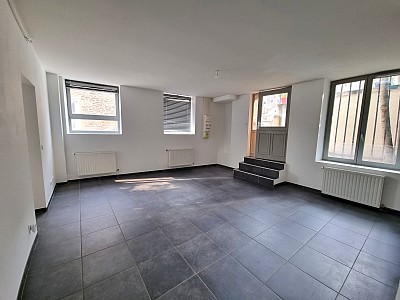 APPARTEMENT T4 A LOUER - ST ETIENNE BAS FAURIEL/PLACE ST ROCH - 70.15 m2 - 600 &euro; charges comprises par mois