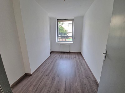 APPARTEMENT T4 A LOUER - ST ETIENNE BAS FAURIEL/PLACE ST ROCH - 70.15 m2 - 600 &euro; charges comprises par mois
